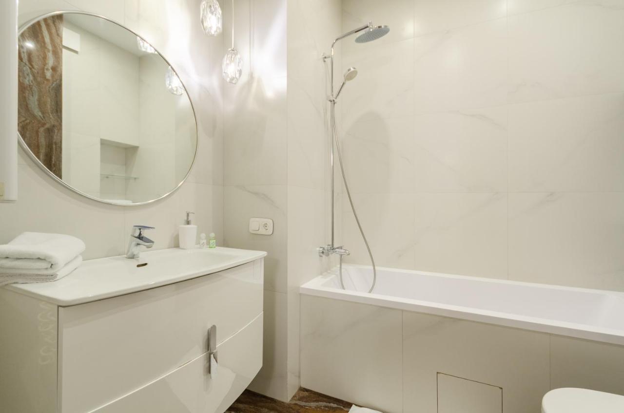 Petrovdom Apartaments 11-212 In Rc Central Park, 7 John Mccain Street เคียฟ ภายนอก รูปภาพ